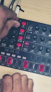 IK Multimedia Uno Synth ProX- a big powerful monosynth - short ex #synth #synthesizer #unosynth