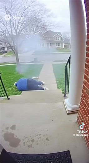 43K views · 3.2K reactions | Porch pirate meets karma | What’s Right | Facebook