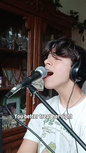 Treat Her Right (Acoustic mini desk concert)