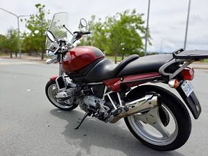 So wechseln Sie das Motoröl und den Ölfilter beim BMW R1100 R