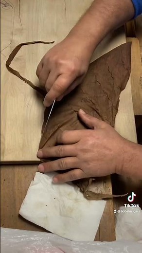 HOW TO ROLL A CIGAR TUTORIAL (PART 1)