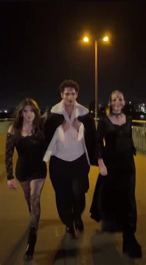 Creative Halloween Vampire Look Ideas