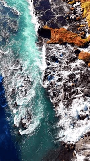 clip-4138360289-this-stock-video-captures-serene-powerful-flow