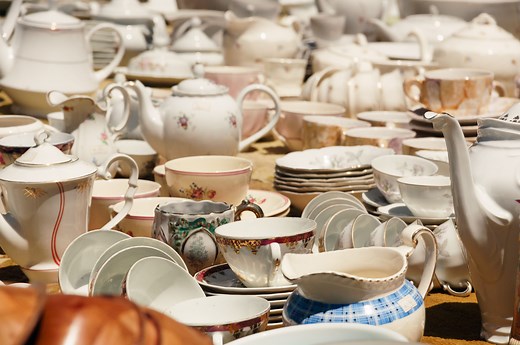 6 types of vintage plates that are actually worth a LOT, according to experts