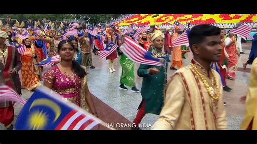 Inilah video muzik rasmi lagu tema Hari Kebangsaan dan Hari Malaysia 2025 iaitu "Malaysia MADANI Rakyat Disantuni" yang dipersembahkan oleh Biduanita Negara Datuk Seri Siti Nurhaliza. #digitalbernamatv #HKHM2025 #JalurGemilang #SitiNurhaliza | Bernama TV