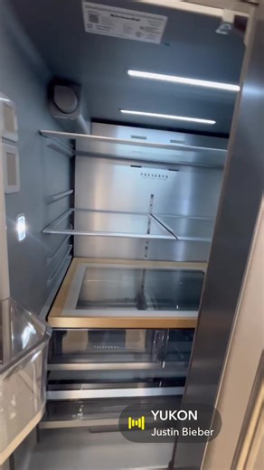 The KitchenAid® 30 cu. ft. French Door Refrigerator with Exterior Water and Ice gives you the capacity and organization you need to fit everything from your last farmer's market haul—without losing sight of it. It features a Wood-Look Sliding Storage Tray that keeps serving platters at the ready, and Large Capacity Ice Production that delivers ice right when you want it ❤️ | Somerset Hometown Store Tradewind Shopping Center