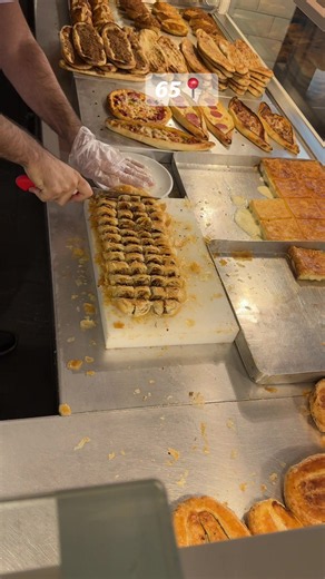 #sarıyerbörek #börekçi #meşhursarıyerbörekçisi #börek #tezgahtar