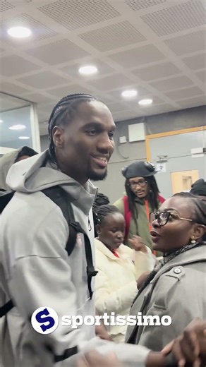 Hit scena nakon pobede Zvezde: Nigerijci okupirali Arenu, pa stali sa Monekeom #košarka