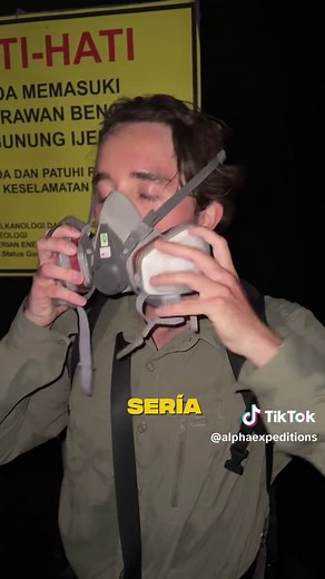 El Lago Más Hermoso del Mundo: ¡Dentro de un Volcán!