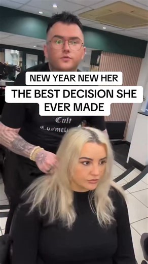 Kyle Castile on Instagram: "WHY DID SHE EVER GO BLONDE! Sometimes you’ve just live your fantasy haven’t you. No matter how much something is not your colour, you’ve just gotta let them vibe. I’m here to advice and guide, not refuse you something - unless it’s unsafe. I’ll tell you straight up if I don’t think it’s for you. That classic line clients say “your going to tell me off but”….. no babes, I get just as excited as you. So you wanna put copper on your PERFECT level 10 hair - let’s gooooo…