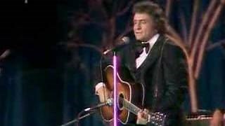 I STILL MISS SOMEONE Lyrics - JOHNNY CASH | eLyrics.net