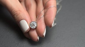 Luxury Pendant with Diamond