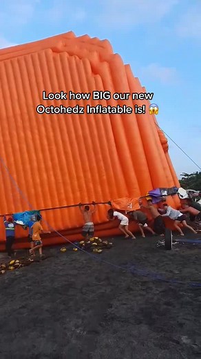 7.6M views · 10K reactions | It took 50 people and 1 yacht! 勞 #fyp #viral #inflatableislandph | Inflatable Island Ph | Facebook