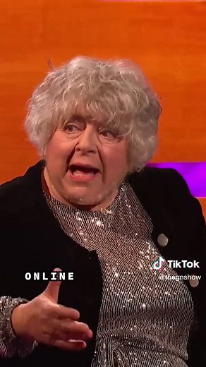 ✨miriam escobar✨ #grahamnorton #thegrahamnortonshow #miriammargolyes #danielradcliffe #harrypotter #police #hilarious