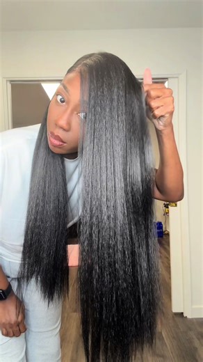 Upgrade Your Look with the 13x6 Kinky Straight Lace Front
