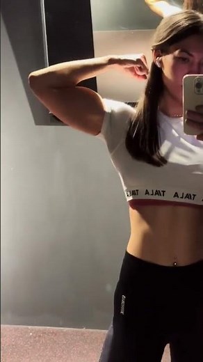 Insane Bicep Flex! Female Gym Motivation & Gains