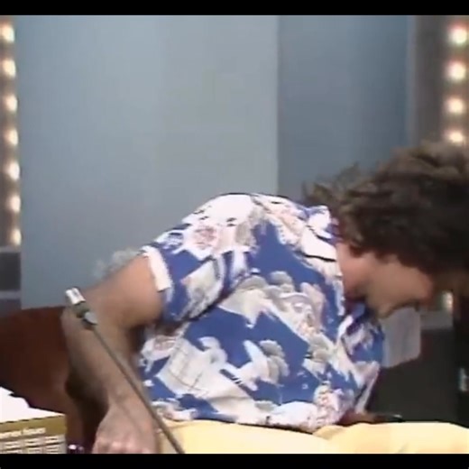 41K views · 1.1K reactions | Robin Williams' first time in Australia | 1979 | Populer 90s | Facebook