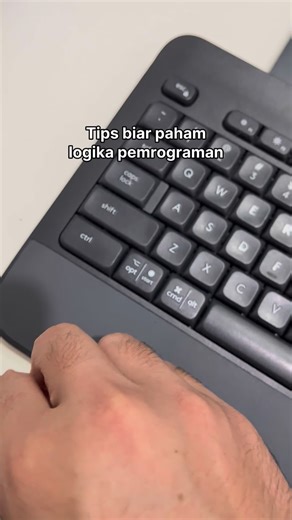 Dicoding Indonesia on Instagram: "Kalau tombol copy paste ilang, kamu masih bisa ngoding gak?😭 #logikapemrograman #copypaste #dicoding #mahasiswa"