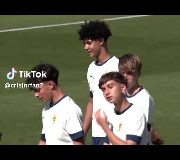 Cris Jr Training in Portugal | Full Video