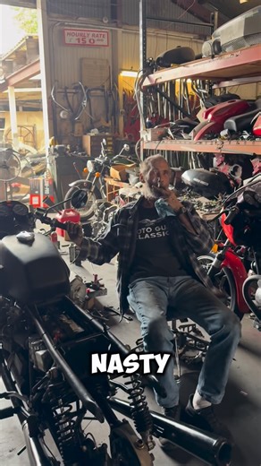 Moto Guzzi Classics on Instagram: "Bubs sound gooood 😮‍💨🤌🏻🇮🇹"