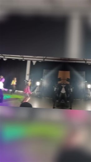 Videoclip met @Lèmé #fabrizio #vespa #carnaval #fypp #fyp