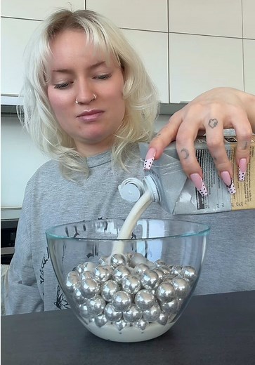Silver Cereal Mukbang: Metallic Choco Crispy Balls