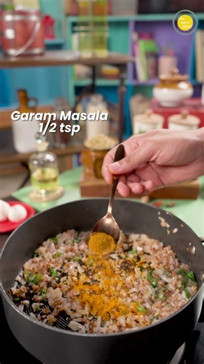 A quick, spicy & flavour-packed Mushroom pepper fry that pairs perfectly with roti, rice or dosa 🍄🔥
