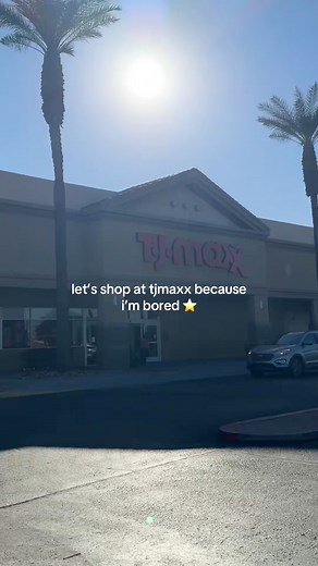 649K views · 2.4K reactions | come shopping with me at #tjmaxx because i’m bored!!! #tjmaxxfinds #tjmaxxshopping #shopping #christmas #christmasdecor #shoppinghaul #baddieemadi | Baddie madi | Facebook