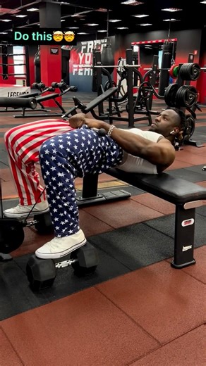 No hip thrust machine at your gym? 🤯🤯🤯