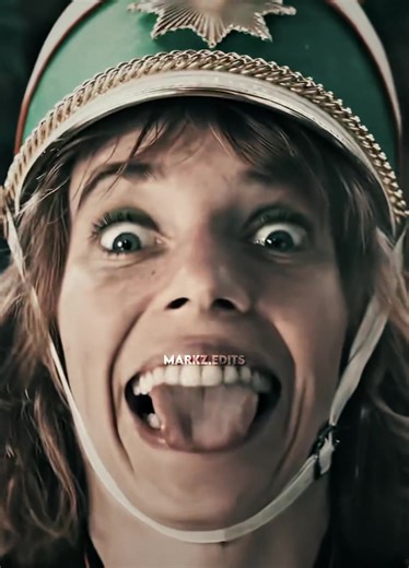 Hilarious Stranger Things Season 1 Bloopers Compilation