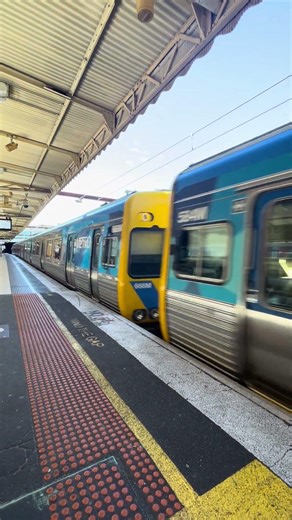 Comeng leaving Flinders Street #train
