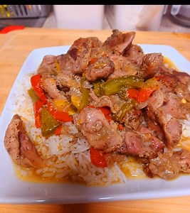 10K views · 368 reactions | Oven Bake Gizzards Wash &.clean Gizzards Base Gizzards in olive oil 1 cut up one onion 1 cut green bellpeppers 1 cut red bellpeppers Season with Nature's seasons Wrap them in foil Bake on 350 for 2 1/2 hrs You can Thank me later | Cooking & Chatting With Dirty Sally | Facebook
