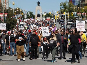 Demonstrations near Parliament Hill draw crowds of protesters and counter-protesters Wednesday