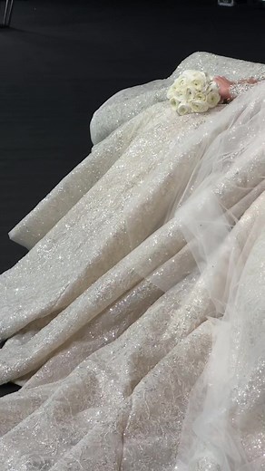 Elegant Weddings: White Wedding Dress Inspirations and Decor Ideas