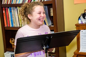 Voice Lessons for All Ages, Voice Teacher, Learn to Sing | Lisle Naperville Downers Grove Wheaton Glen Ellyn Woodridge | Stacey De & Company