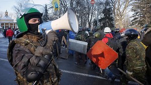 Focus - The volunteer army protecting Kiev's Independence Square