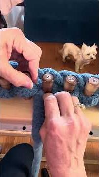 Loom chunky knitting away from you