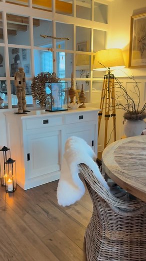 11K views · 1.4K reactions | Ich mach es kurz, wir sitzen noch an der Cross Strecke und frühstücken im Freien. Kalt aber gemütlich. Wohl das letzte Mal für dieses Jahr. #roundtable #cottage #raumtrenner | Beatrice Wilhelm | Facebook