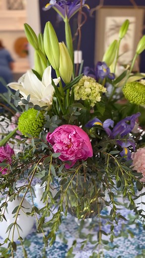 One more glimpse of all of the Easter and springtime seasonal decorations at my house. I just love having fresh flowers in my home, but probably at this time of year more than any other! #springtime #spring #seasonaldecor | Celebrate & Decorate