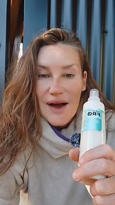 Nuestra Loción capilar tiene en Un solo producto cuatro beneficios No solo va a recuperar el cabello, sino que lo va a engrodar y fortalecer, además de frenar la caída excesiva y hacer que crezca lo más rápido posible Todos los componentes naturales que tiene los vas a poder ver en nuestra página web Se diferencia de otras lociones Por no tener efecto rebote (es decir que no se pierde lo ganado si se deja de usar) Tampoco tiene ningún tipo de efecto adverso, y es compatible con la utilización de