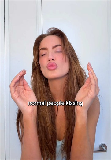 WHY IS EVERYONE EATING FACE | the face a guy makes before he kisses u