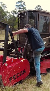 The FTX150-2. Dirt not included. 🤙 Thanks to @feconaustralia for sending us this awesome footage! #fecon #landclearing #mulching #forestrymulching #vegetationmanagement #forestrymulcher #forestrymachinery #mulcher #mulchermafia #stumpgrinder #treeremoval #heavyequipmentoperator #heavyequipment #heavymachinery #heavyequipmentlife #heavyequipmentnation #bigmachines #downunder #trackedcarrier #trackedvehicles #forestryequipment #forestrylife | Fecon