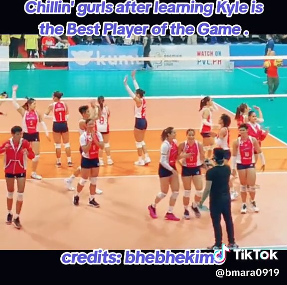 Kyle Negrito as Best Player of the Game. Creamline vs F2 Match. Look how happy her teammates are for her. Bea's reaction though, tas si jowa may pa kemsss sa likod. haha. #kylenegerito #creamlinecoolsmashers #creamlinegoodvibesallthetime #creamline #f2logistics #POG #setter #pvl2023 #allfilipinoconference2023 #fyp #foryoupage #trendingvideo