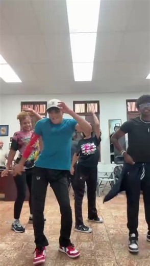 Accelerated or too slow? 👀🔥#acelerada #DanceChallenge #Foryou #dancechallenge #aceleradachallenge