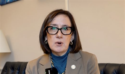 Salinas Warns Latino Youth Mental Health Is at Breaking Point