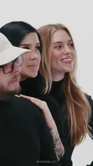 @OfficialRWBY @atwes @IAmLindsayJones @Kara4tx @kerryshawcross @VIZMedia Imagine: Cast of #RedvsBlue & #RWBY having a family photo for the fans, they look really happy for being the best family for families. Like old times.🙂@burnie @IAmLindsayJones @JoelHeyman @Kara4tx @GeoffLRamsey @sorola @ArrynZech @MattHullum @bdunkelman https://t.co/DJfe7C1lxs