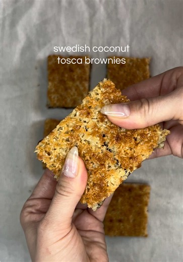 Coconut tosca brownies 🤍 a rich, gooey chocolate brownie topped with a caramelized coconut layer that turns golden and slightly crisp in the oven. The kind of pastry you’d often find on a Swedish fika table, meant to be shared with coffee and good company. Swedish pastries • Scandinavian baking • fika culture • Nordic desserts • LA bakery • microbakery LA • small batch baking • handmade baked goods • Los Angeles food scene • cozy pastry table #losangelesfoodie #microbakery #swedish #brownies #h