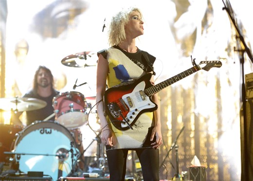 St. Vincent über „Broken Man“: „Grohl treibt den Song auf die Spitze“
