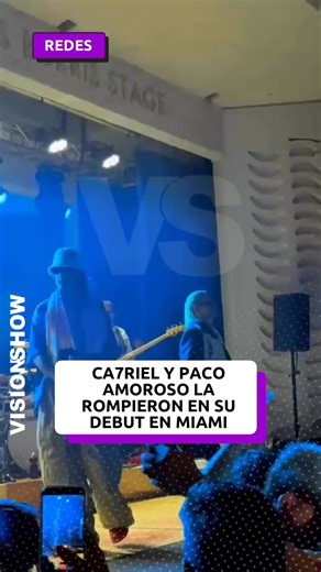 📢 Ca7riel y Paco Amoroso se presentaron anoche 1 de Mayo en el Miami Beach Bandshell, en el marco de su gira Baño María Tour. Fue su primer show en Miami, donde deslumbraron con su mezcla de trap, rock y electrónica. 🎥 video @florargerich #ca7rielypacoamoroso #visionshow | VisionShow