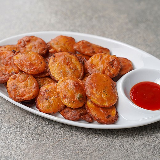 1.4M views · 9.8K reactions | Just two raw potatoes and make this mouthwatering snacks | Aloo pakora Recipe | Yummy Recipes | Facebook